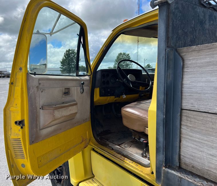 image for item HL9096 1986 Chevrolet C60  dump flatbed truck