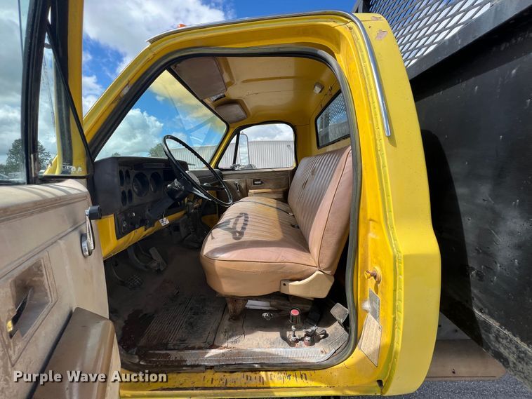 image for item HL9096 1986 Chevrolet C60  dump flatbed truck