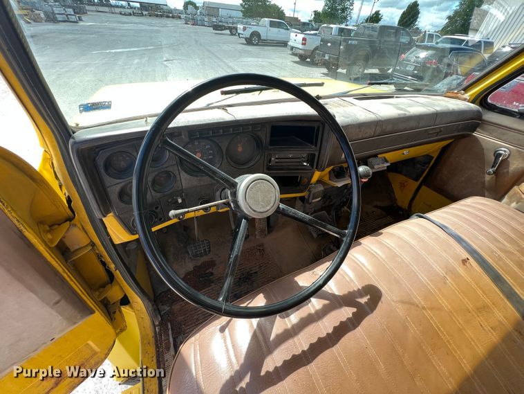 image for item HL9096 1986 Chevrolet C60  dump flatbed truck