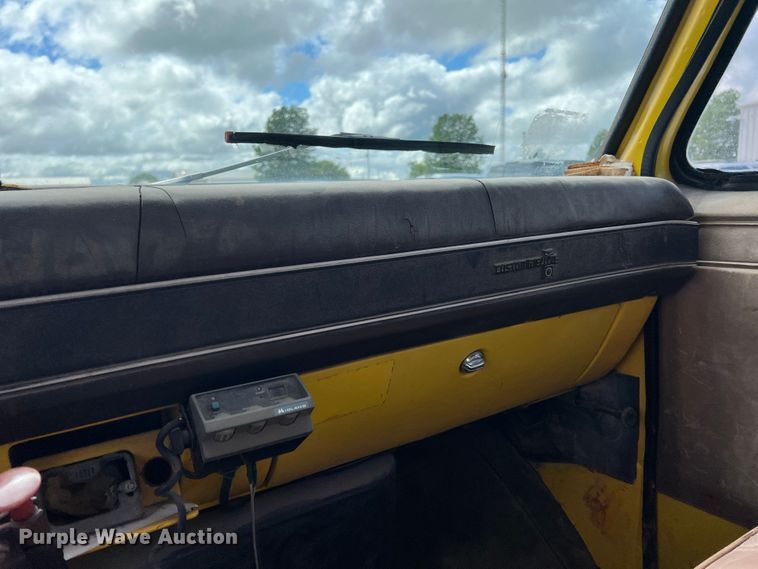 image for item HL9096 1986 Chevrolet C60  dump flatbed truck