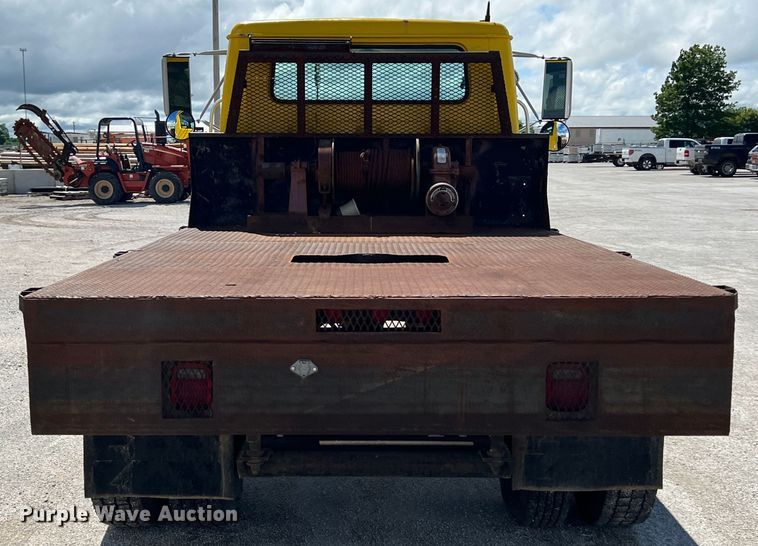 image for item HL9098 1993 International 4900  flatbed truck
