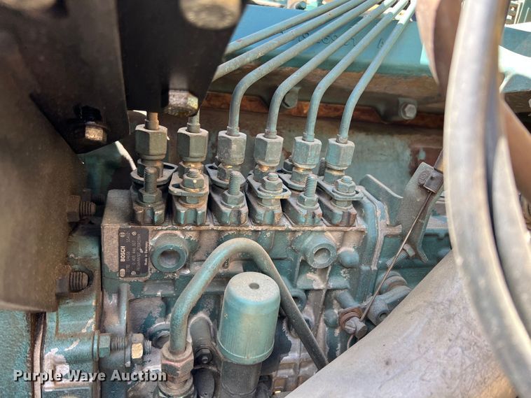 image for item HL9098 1993 International 4900  flatbed truck