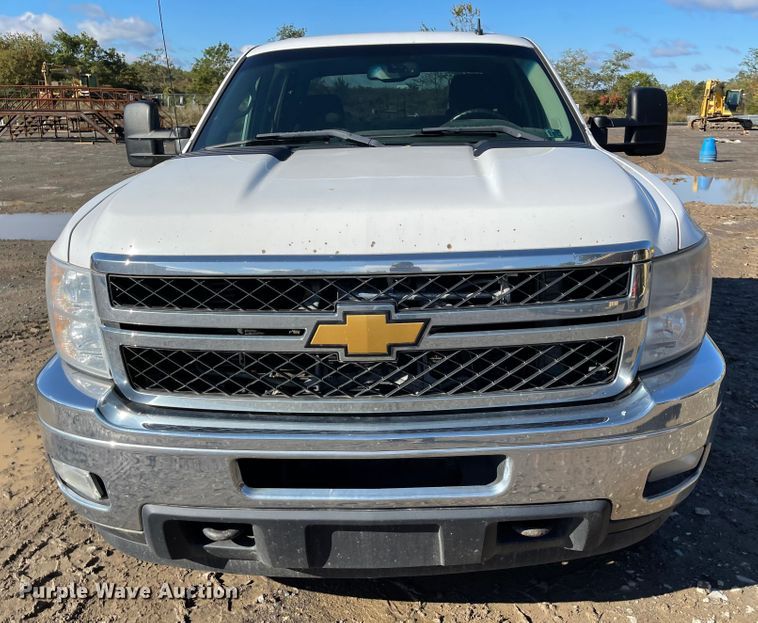 image for item IK9601 2011 Chevrolet Silverado 2500HD  Crew Cab pickup truck