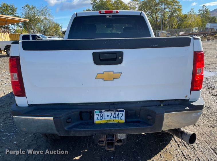 image for item IK9601 2011 Chevrolet Silverado 2500HD  Crew Cab pickup truck