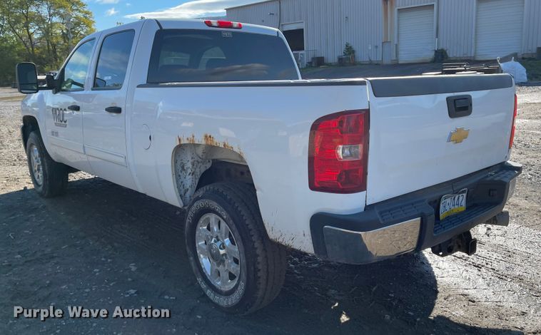 image for item IK9601 2011 Chevrolet Silverado 2500HD  Crew Cab pickup truck