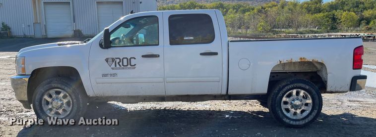 image for item IK9601 2011 Chevrolet Silverado 2500HD  Crew Cab pickup truck
