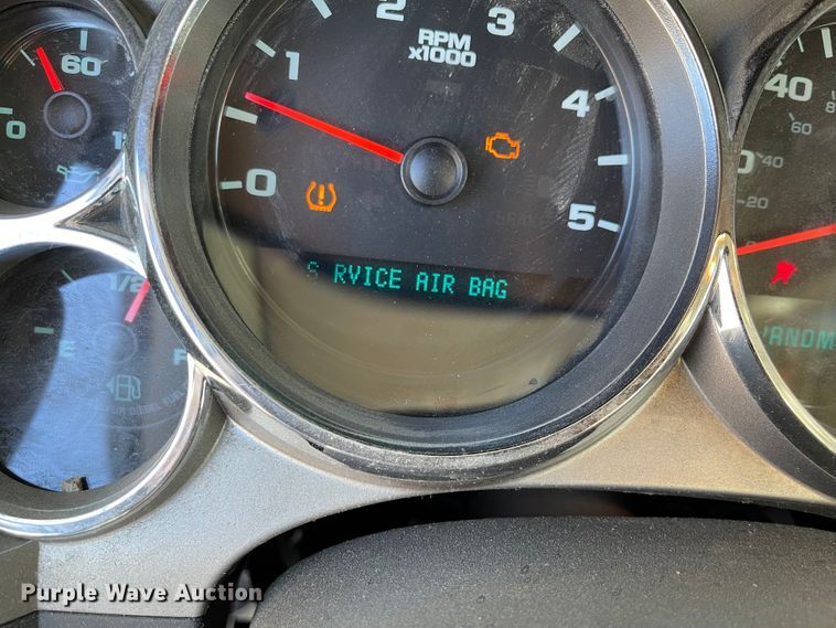 image for item IK9601 2011 Chevrolet Silverado 2500HD  Crew Cab pickup truck