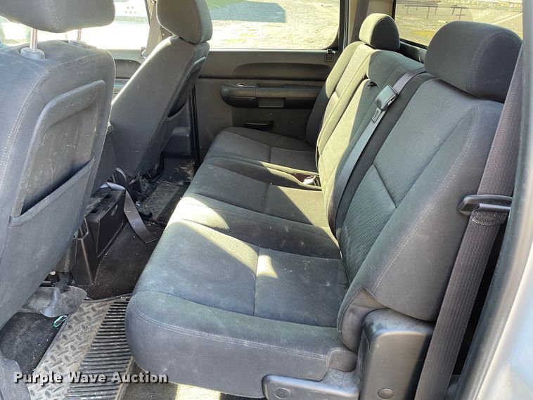 image for item IK9601 2011 Chevrolet Silverado 2500HD  Crew Cab pickup truck