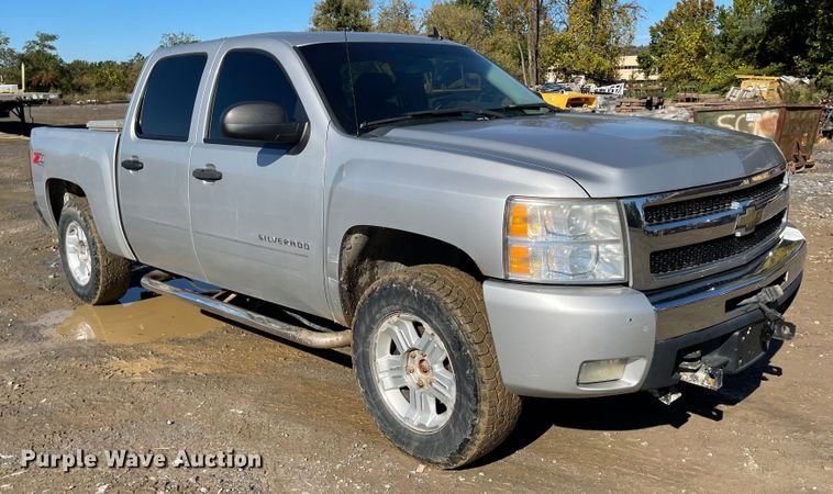 image for item IK9603 2010 Chevrolet Silverado 1500  Crew Cab pickup truck