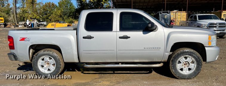 image for item IK9603 2010 Chevrolet Silverado 1500  Crew Cab pickup truck