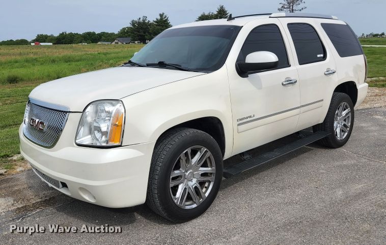 image for item JM9038 2011 GMC Yukon Denali  SUV