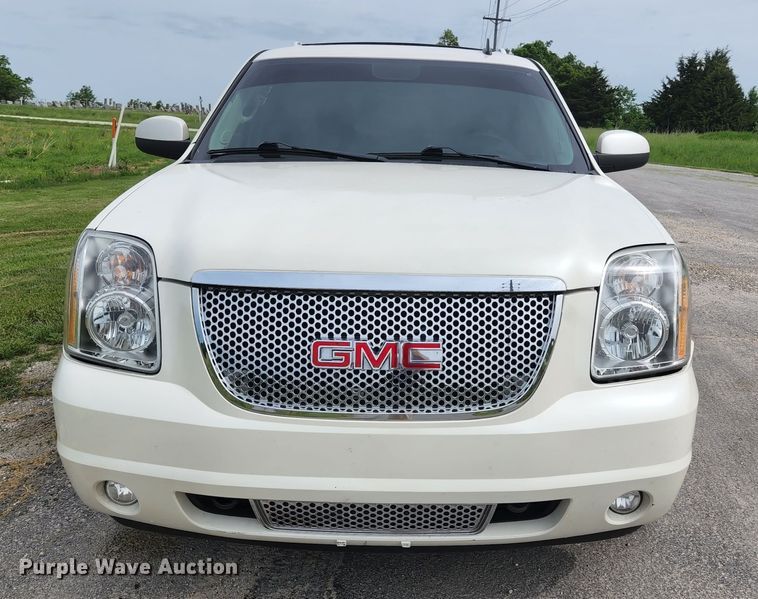 image for item JM9038 2011 GMC Yukon Denali  SUV