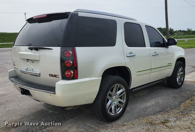 image for item JM9038 2011 GMC Yukon Denali  SUV
