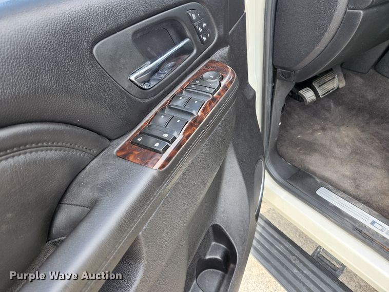 image for item JM9038 2011 GMC Yukon Denali  SUV