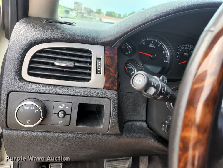 image for item JM9038 2011 GMC Yukon Denali  SUV