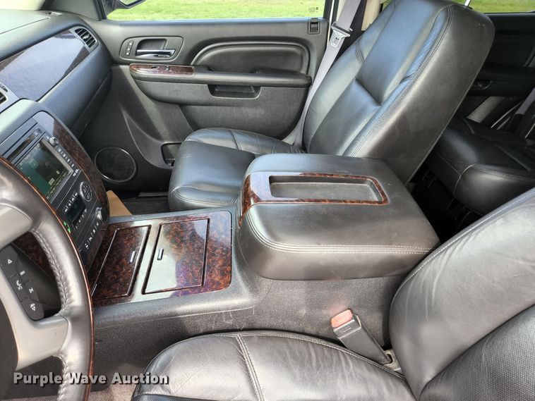 image for item JM9038 2011 GMC Yukon Denali  SUV