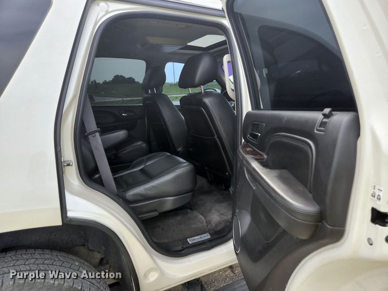 image for item JM9038 2011 GMC Yukon Denali  SUV