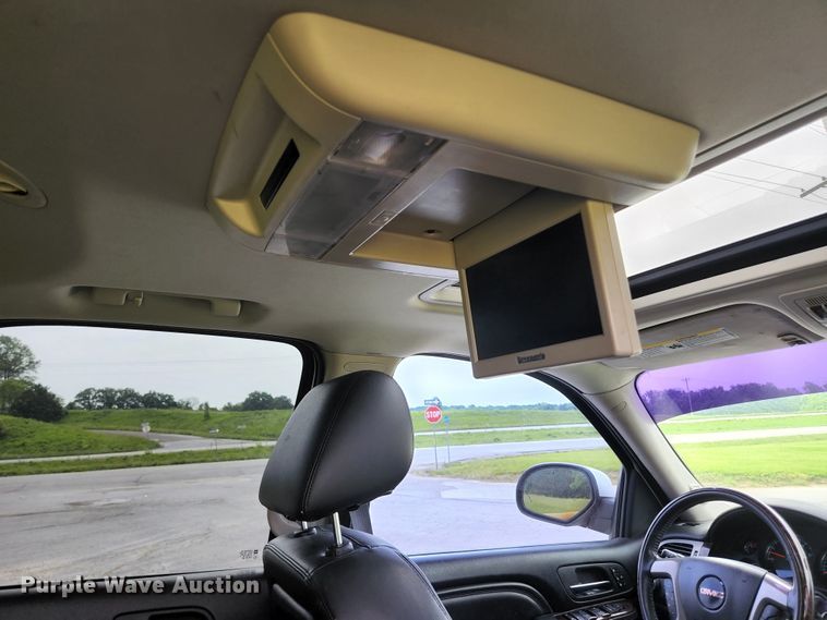 image for item JM9038 2011 GMC Yukon Denali  SUV