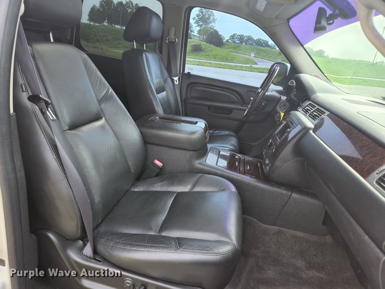 image for item JM9038 2011 GMC Yukon Denali  SUV