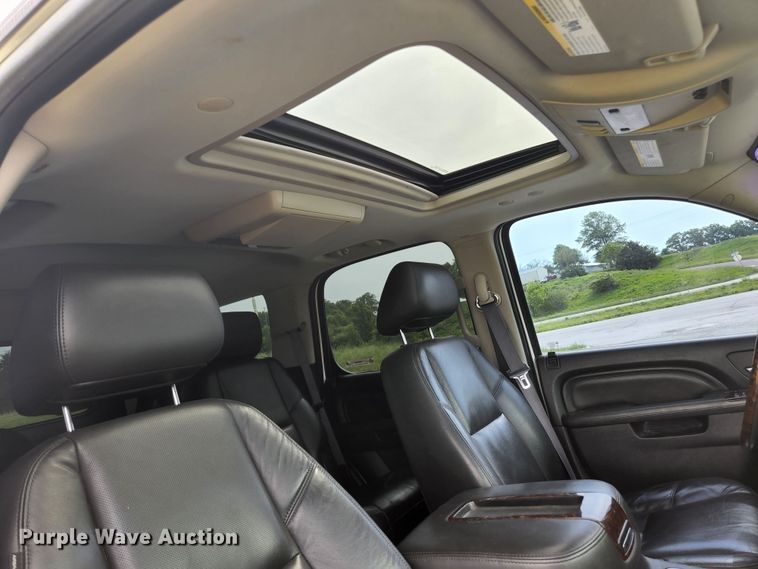 image for item JM9038 2011 GMC Yukon Denali  SUV