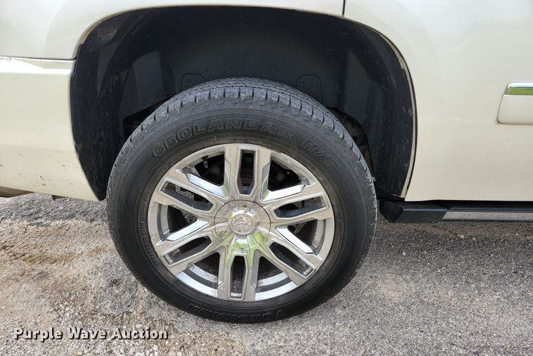 image for item JM9038 2011 GMC Yukon Denali  SUV