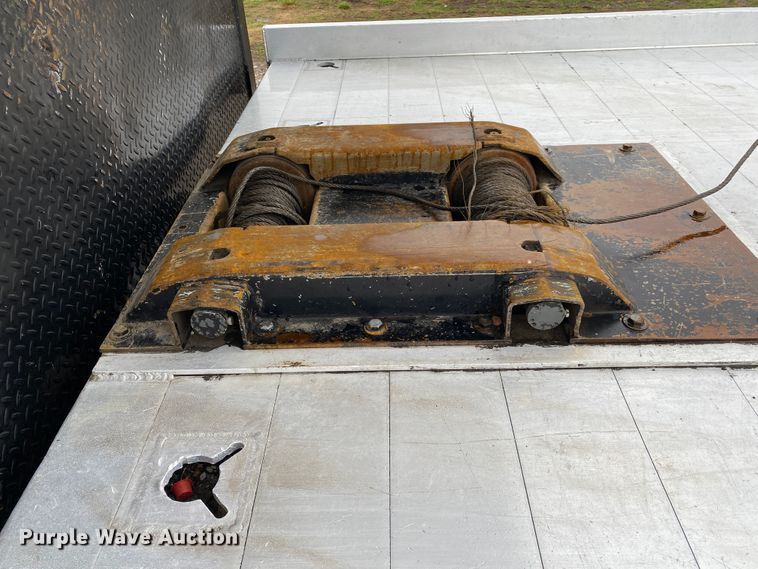 image for item JN9248 2013 Kenworth T370  car carrier truck