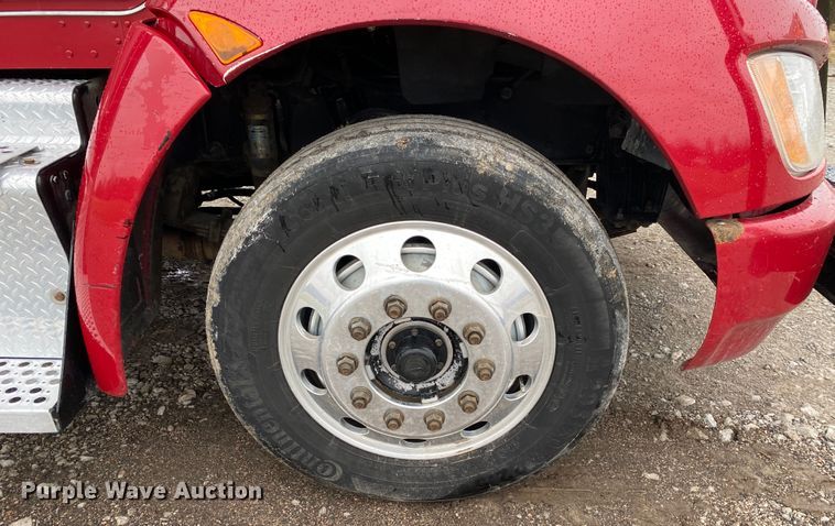 image for item JN9248 2013 Kenworth T370  car carrier truck