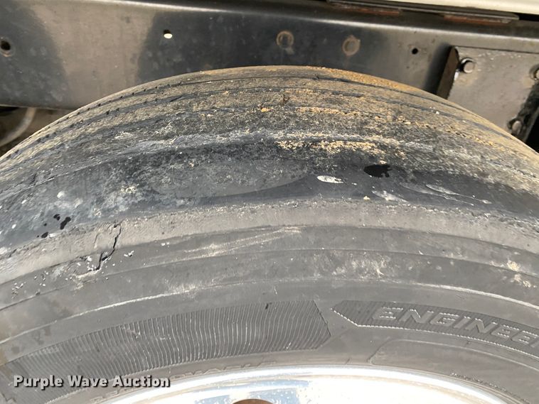 image for item JN9248 2013 Kenworth T370  car carrier truck