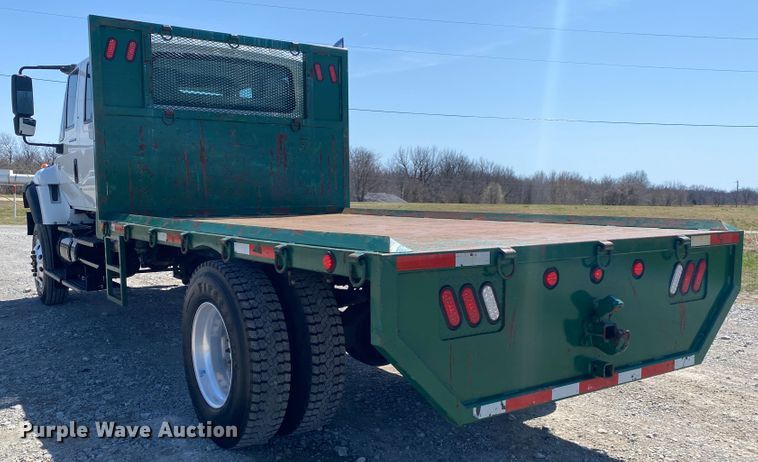 image for item JN9260 2003 International 7400  Crew Cab flatbed truck