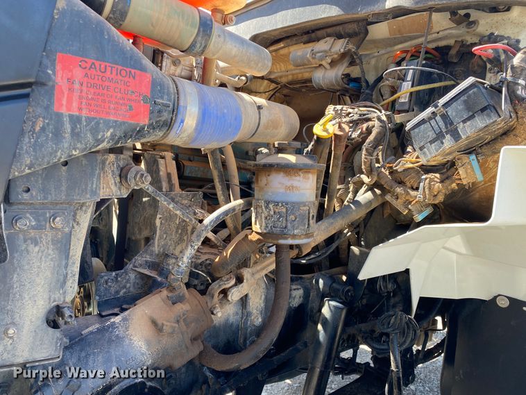 image for item JN9260 2003 International 7400  Crew Cab flatbed truck