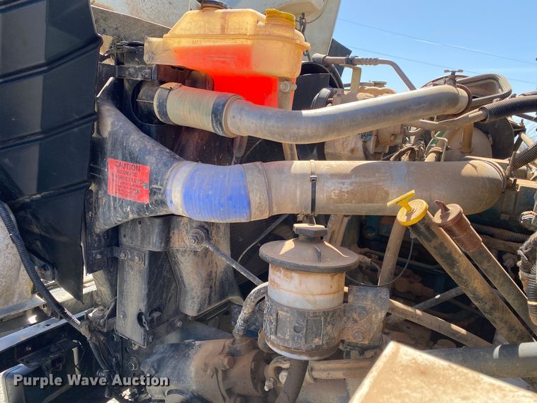 image for item JN9260 2003 International 7400  Crew Cab flatbed truck