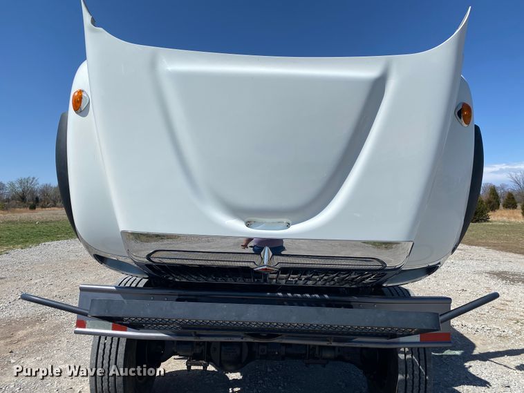 image for item JN9260 2003 International 7400  Crew Cab flatbed truck