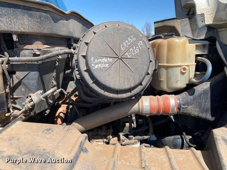 image for item JN9260 2003 International 7400  Crew Cab flatbed truck