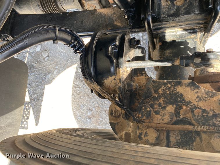 image for item JN9260 2003 International 7400  Crew Cab flatbed truck