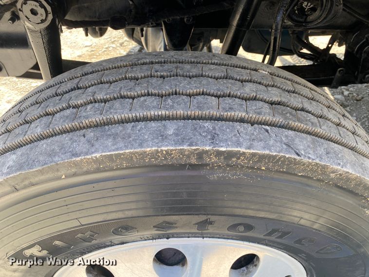 image for item JN9260 2003 International 7400  Crew Cab flatbed truck