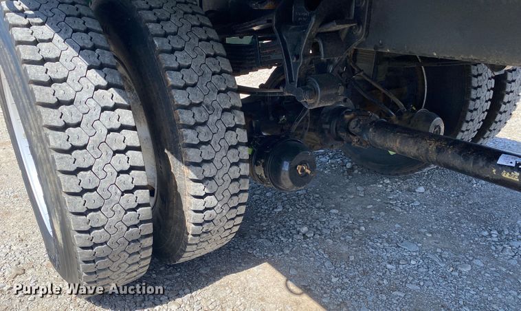 image for item JN9260 2003 International 7400  Crew Cab flatbed truck