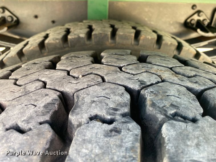 image for item JN9260 2003 International 7400  Crew Cab flatbed truck