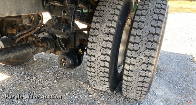 image for item JN9260 2003 International 7400  Crew Cab flatbed truck