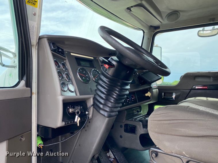 image for item JU9219 2012 Kenworth T370  delivery truck