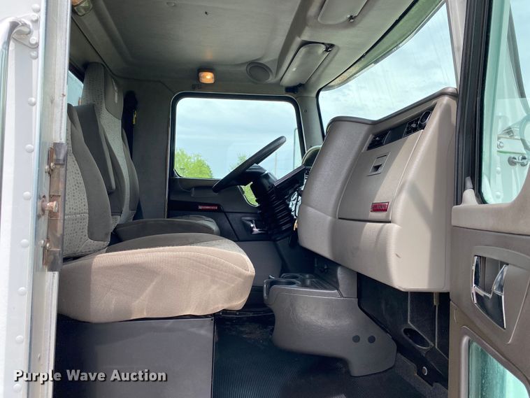 image for item JU9219 2012 Kenworth T370  delivery truck