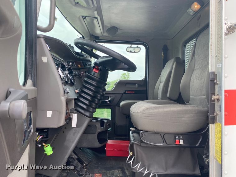 image for item JU9230 2008 Kenworth T300  flatbed truck