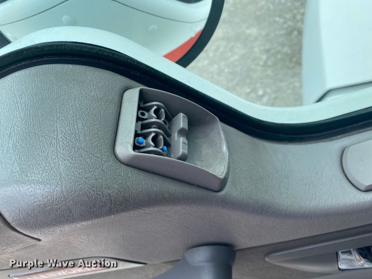 image for item JU9230 2008 Kenworth T300  flatbed truck