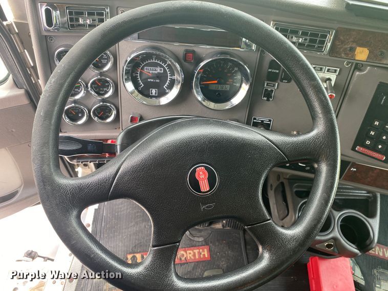 image for item JU9230 2008 Kenworth T300  flatbed truck