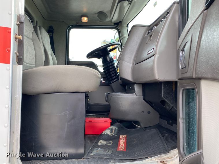 image for item JU9230 2008 Kenworth T300  flatbed truck