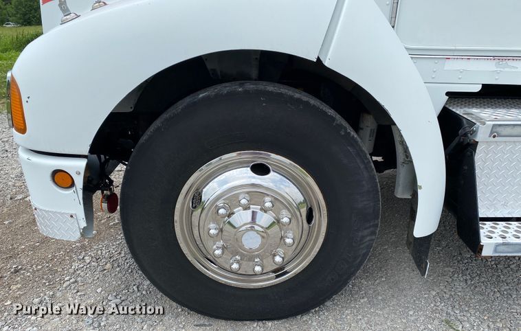 image for item JU9230 2008 Kenworth T300  flatbed truck