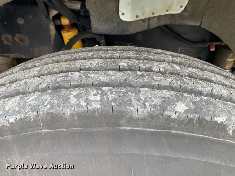 image for item JU9230 2008 Kenworth T300  flatbed truck