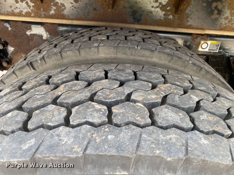 image for item JU9230 2008 Kenworth T300  flatbed truck