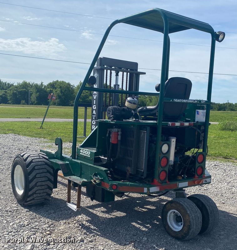 image for item JU9246 2014 Navigator RT 4000  forklift