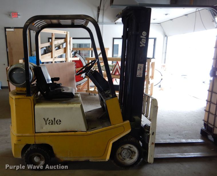 image for item JX9151 2015 Yale GLC0300BJUAE083  forklift