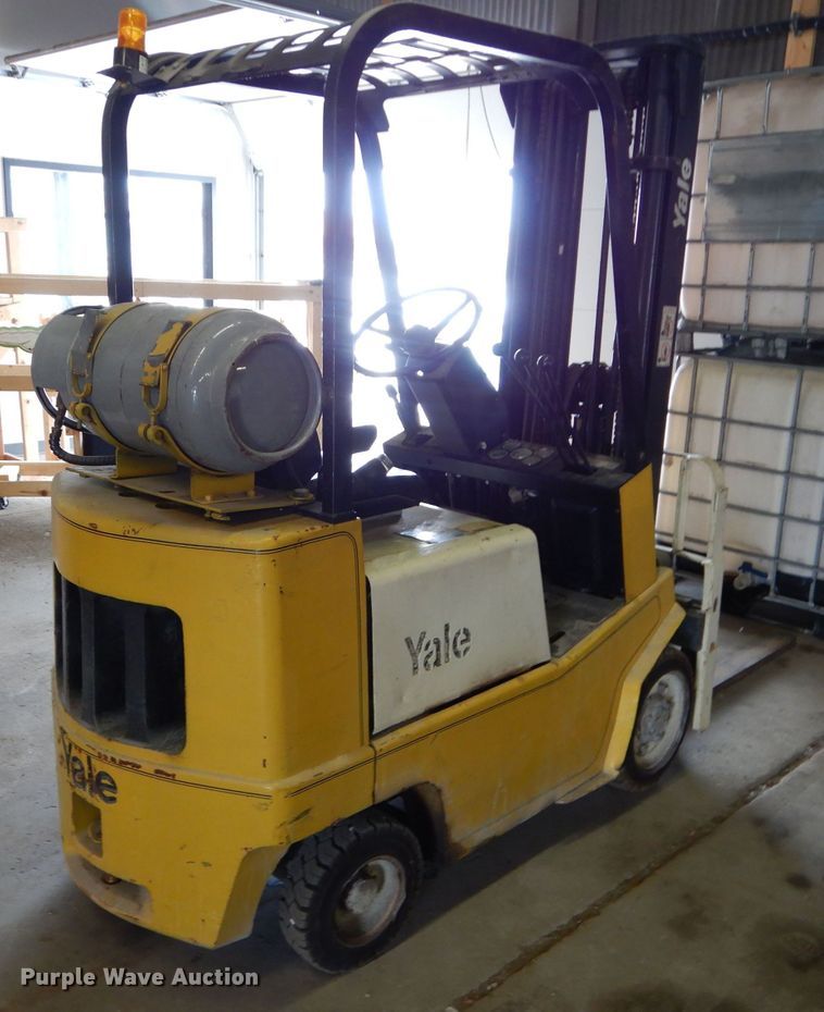 image for item JX9151 2015 Yale GLC0300BJUAE083  forklift